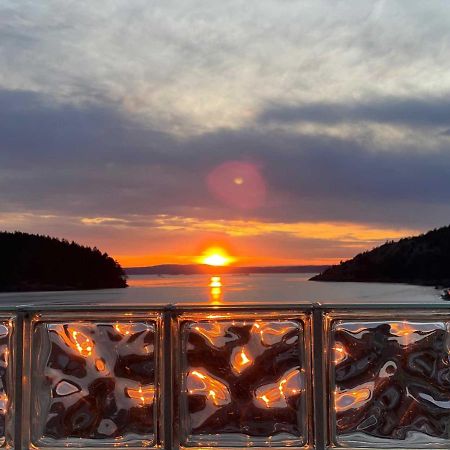 Anacortes Paradise Vacation Rental With Water Views! ภายนอก รูปภาพ